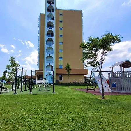 Kiado Koezvetlen Vizparti 1 Szoba, Nappali Minim 2 Ejszakara アパート *